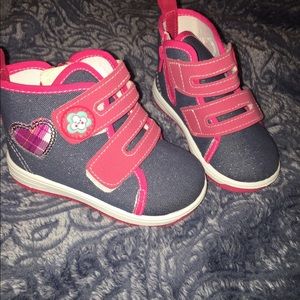 Toddler shoes